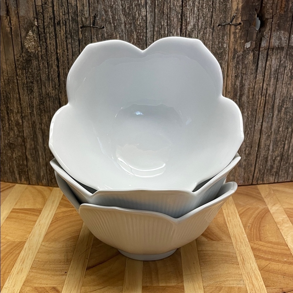 Pier 1 | White | Lotus | Petal-Shaped | Bowls | Set of 3 | Porcelain | Stackable